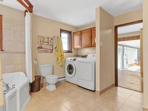 Bathroom - 128 Mtée De La Grande-Ligne, Saint-Urbain-Premier, QC - Indoor Photo Showing Laundry Room