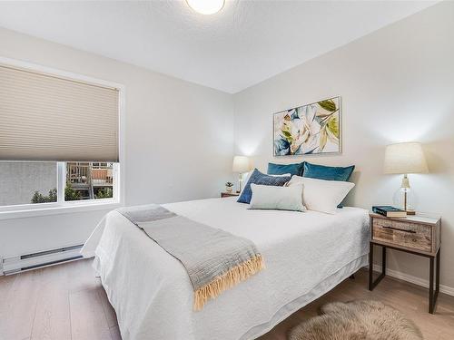 201-445 Cook St, Victoria, BC - Indoor Photo Showing Bedroom