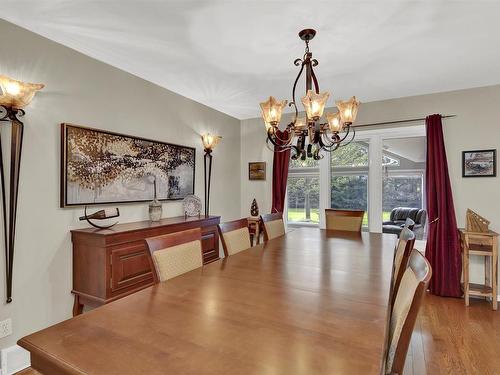 4285 Oak Heights Place, Thunder Bay, ON - Indoor Photo Showing Dining Room