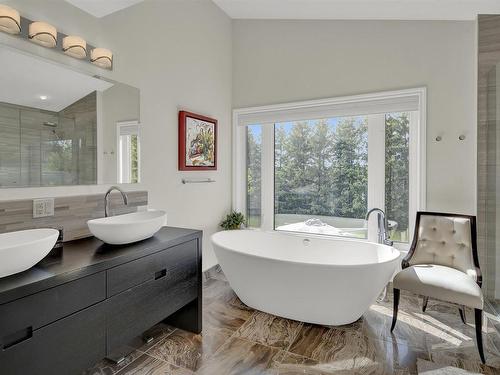 4285 Oak Heights Place, Thunder Bay, ON - Indoor Photo Showing Bathroom