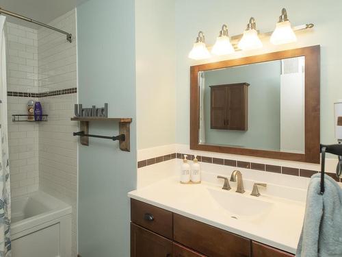 560 Black Bay Road, Thunder Bay, ON - Indoor Photo Showing Bathroom