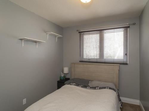 560 Black Bay Road, Thunder Bay, ON - Indoor Photo Showing Bedroom