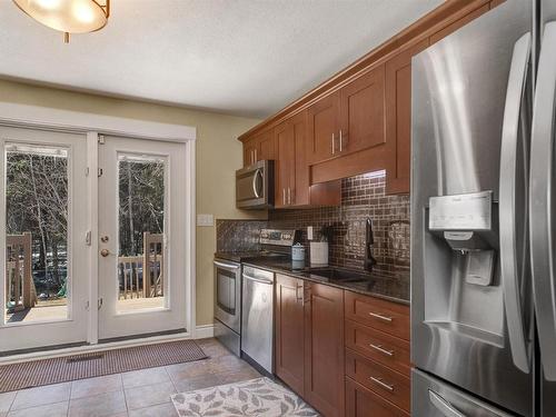 560 Black Bay Road, Thunder Bay, ON - Indoor Photo Showing Kitchen