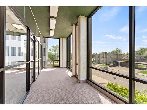 2Nd Floor-850 Ouellette Avenue, Windsor, ON 