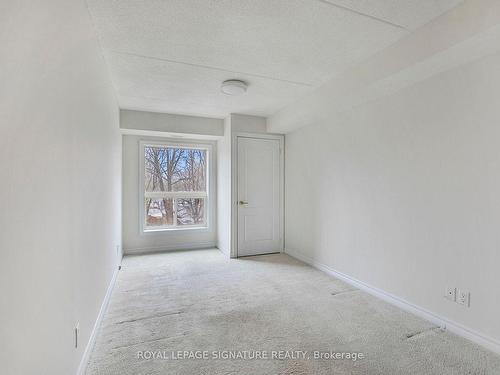 305-486 Laclie St, Orillia, ON - Indoor Photo Showing Other Room