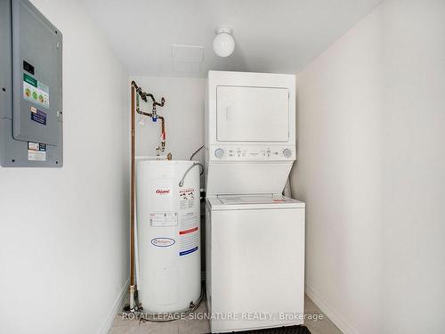 305-486 Laclie St, Orillia, ON - Indoor Photo Showing Laundry Room