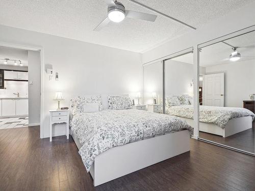 Chambre Ã  coucher principale - 504-8065 Boul. St-Laurent, Brossard, QC - Indoor Photo Showing Bedroom