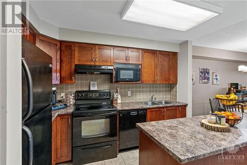 163 Keltie Private, Ottawa, ON - Indoor Photo Showing Kitchen With Double Sink