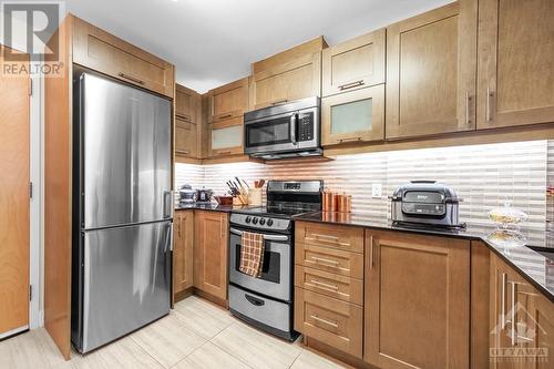 40 Nepean Street Unit#303, Ottawa, ON - Indoor Photo Showing Kitchen