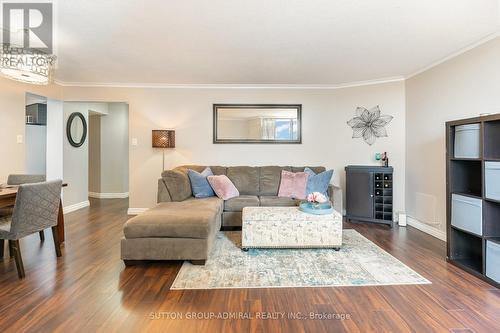 B11 - 284 Mill Road, Toronto, ON - Indoor Photo Showing Living Room
