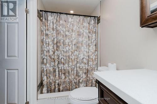 40 Basildon Cres, Brampton, ON - Indoor Photo Showing Bathroom