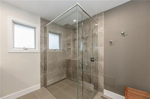 2105 Kevin Crescent, Burlington, ON - Indoor Photo Showing Bathroom