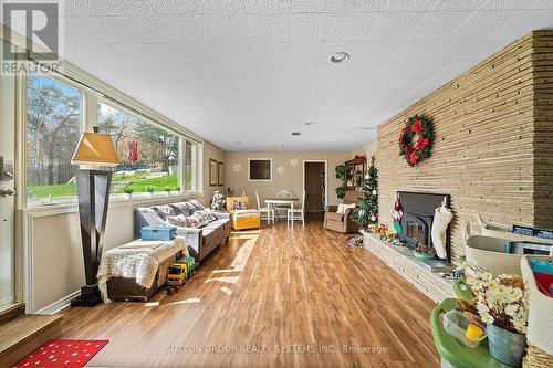 1606 Crediton Parkway E, Mississauga, ON - Indoor With Fireplace