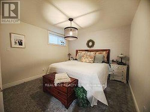 1171 Westdale Rd, Oakville, ON - Indoor Photo Showing Bedroom