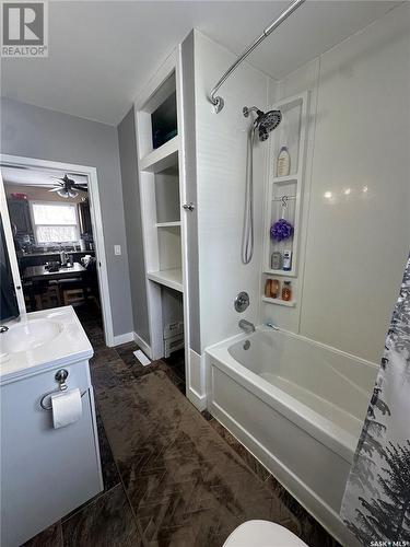509 Railway Avenue, Springside, SK - Indoor Photo Showing Bathroom