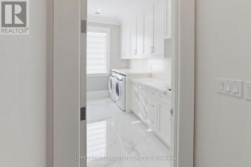 28 Thornridge Dr, Vaughan, ON - Indoor Photo Showing Laundry Room