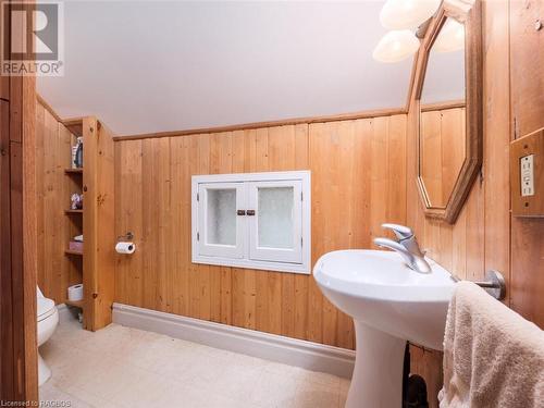 1604 8Th Avenue W, Owen Sound, ON - Indoor Photo Showing Bathroom