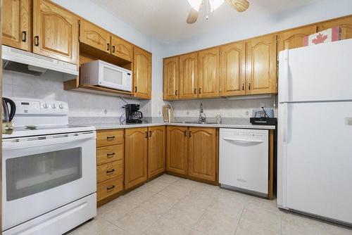 500 Green Road|Unit #603, Stoney Creek, ON - Indoor Photo Showing Kitchen