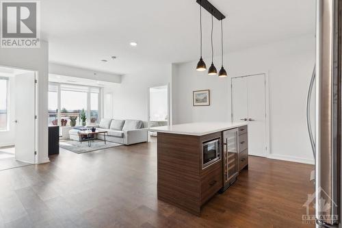 This open concept layout is great for entertaining - 320 Miwate Private Unit#411, Ottawa, ON - Indoor