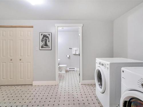 4191 Barnjum Rd, Duncan, BC - Indoor Photo Showing Laundry Room