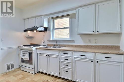 71 Alexandra Avenue, Chatham, ON - Indoor Photo Showing Kitchen With Double Sink