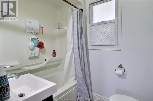 71 Alexandra Avenue, Chatham, ON - Indoor Photo Showing Bathroom