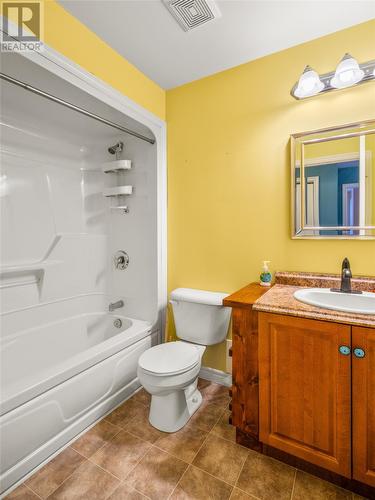 81 Great Eastern Avenue, St. John'S, NL - Indoor Photo Showing Bathroom