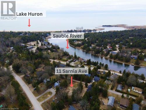 Welcome to 11 Sarnia Ave in Sauble Beach's North end. Deeded access to Sauble River. - 11 Sarnia Avenue, Sauble Beach, ON 