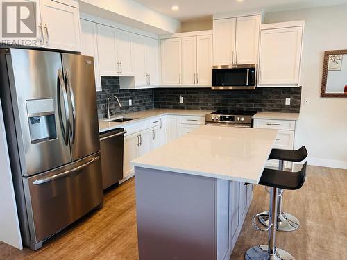 1711 Pine Ridge Mountain Place, Invermere, BC - Indoor Photo Showing Kitchen