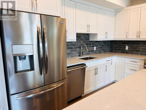 1711 Pine Ridge Mountain Place, Invermere, BC - Indoor Photo Showing Kitchen