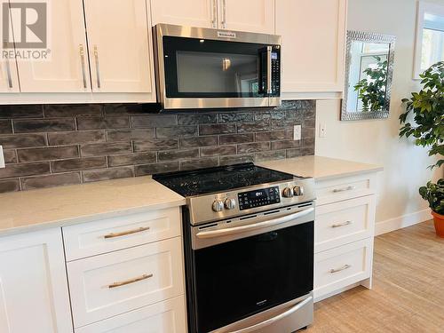 1711 Pine Ridge Mountain Place, Invermere, BC - Indoor Photo Showing Kitchen