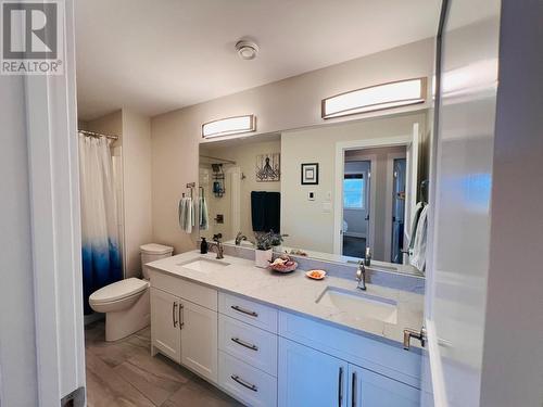 1711 Pine Ridge Mountain Place, Invermere, BC - Indoor Photo Showing Bathroom