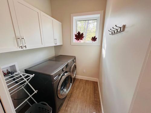 1711 Pine Ridge Mountain Place, Invermere, BC - Indoor Photo Showing Laundry Room