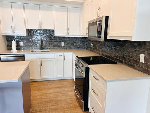 1711 Pine Ridge Mountain Place, Invermere, BC - Indoor Photo Showing Kitchen