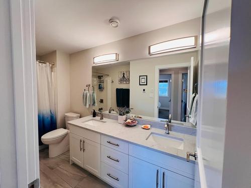 1711 Pine Ridge Mountain Place, Invermere, BC - Indoor Photo Showing Bathroom