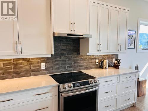 1711 Pine Ridge Mountain Place, Invermere, BC - Indoor Photo Showing Kitchen