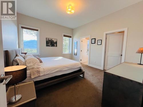 1711 Pine Ridge Mountain Place, Invermere, BC - Indoor Photo Showing Bedroom