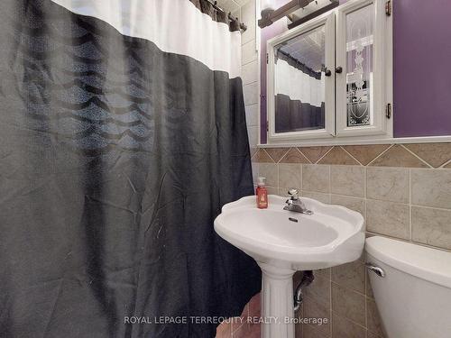 29 Love Cres, Toronto, ON - Indoor Photo Showing Bathroom