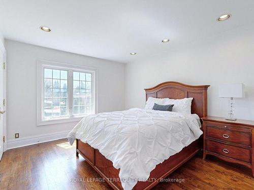27 Sir Williams Lane, Toronto, ON - Indoor Photo Showing Bedroom