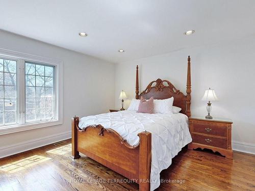 27 Sir Williams Lane, Toronto, ON - Indoor Photo Showing Bedroom