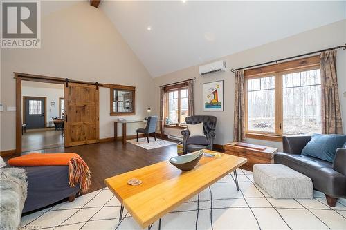 1019 Bruce Road 9, South Bruce Peninsula, ON - Indoor Photo Showing Living Room