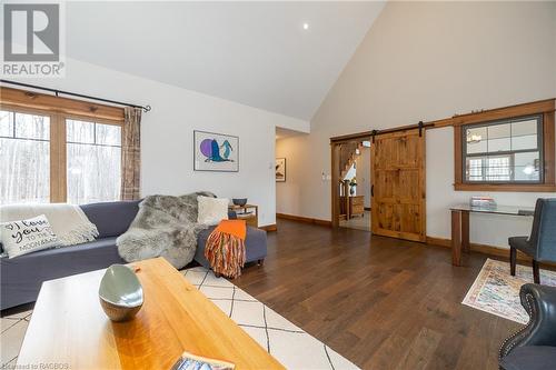 1019 Bruce Road 9, South Bruce Peninsula, ON - Indoor Photo Showing Living Room