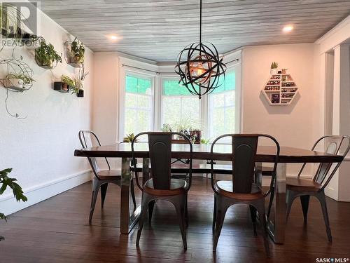 376 5Th Avenue Nw, Swift Current, SK - Indoor Photo Showing Dining Room