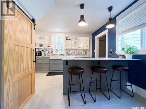 376 5Th Avenue Nw, Swift Current, SK - Indoor Photo Showing Kitchen