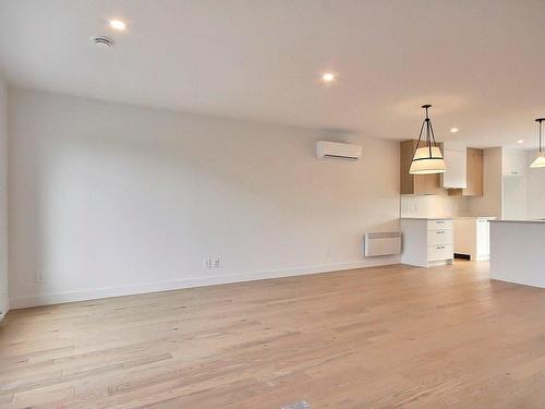 Salon - 931 Rue Pierre-Gauthier, Chambly, QC - Indoor Photo Showing Kitchen