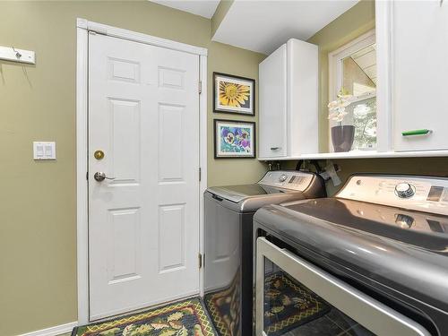 6782 Greig Crt, Central Saanich, BC - Indoor Photo Showing Laundry Room