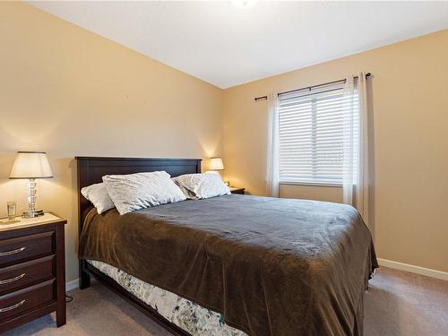 1137 Yellowbrick Rd, Parksville, BC - Indoor Photo Showing Bedroom