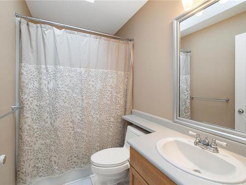 1137 Yellowbrick Rd, Parksville, BC - Indoor Photo Showing Bathroom