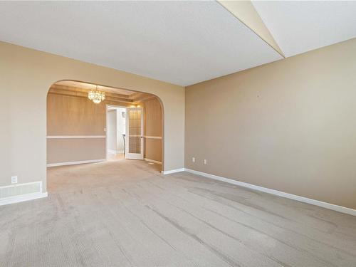 1137 Yellowbrick Rd, Parksville, BC - Indoor Photo Showing Other Room