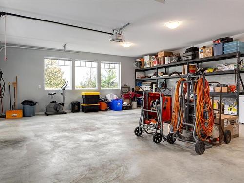125 Allview Lane, Bowser, BC - Indoor Photo Showing Garage